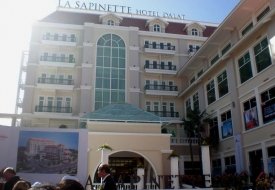 MÁI ĐÓN - KÍNH KHUNG SẮT 10